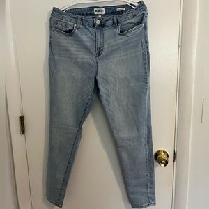 William Rast High Rise Skinny Jeans. Size 32